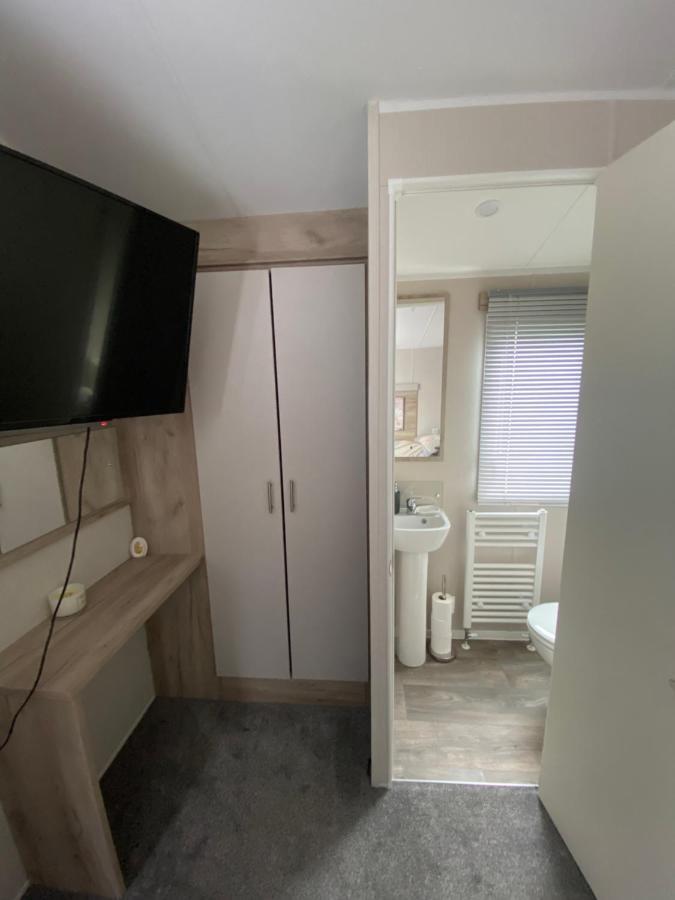 Meadow View 171 - Golden Palm - Central Heating, Wifi, Pet Friendly, Bed Linen - Meadow Lakes Caravan & Lodge Hire Chapel Saint Leonards Eksteriør billede