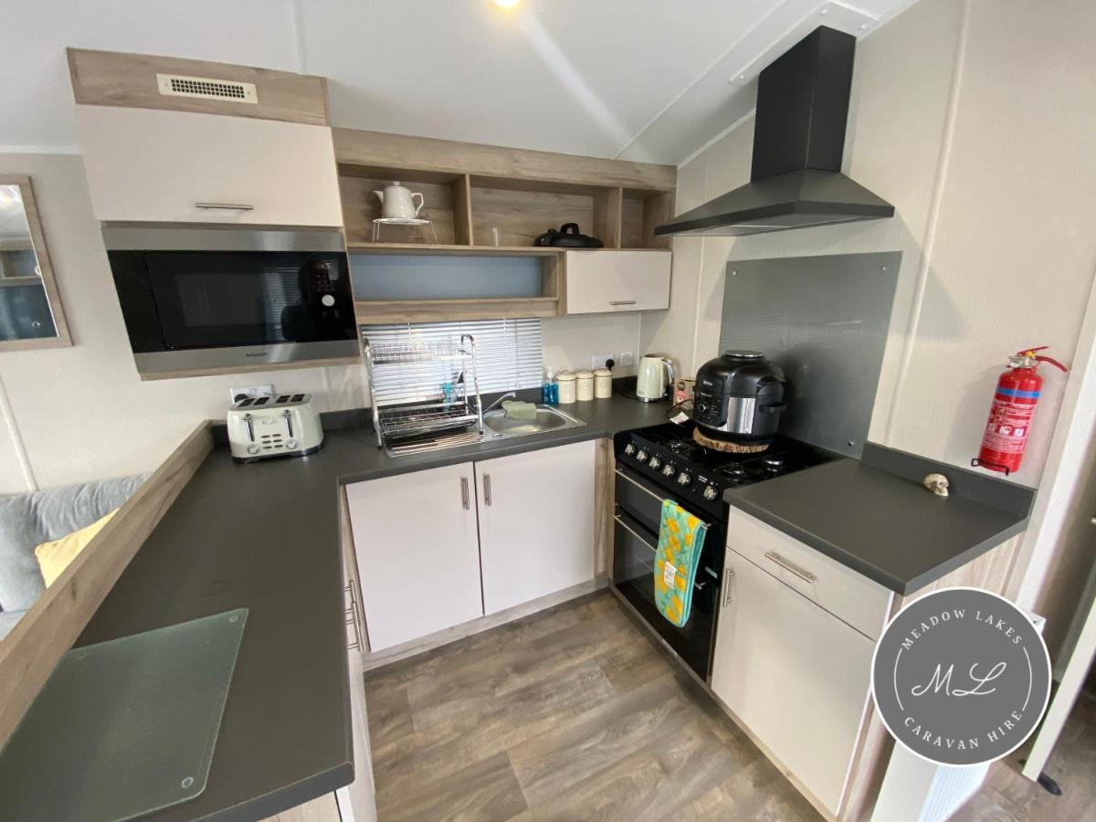 Meadow View 171 - Golden Palm - Central Heating, Wifi, Pet Friendly, Bed Linen - Meadow Lakes Caravan & Lodge Hire Chapel Saint Leonards Eksteriør billede